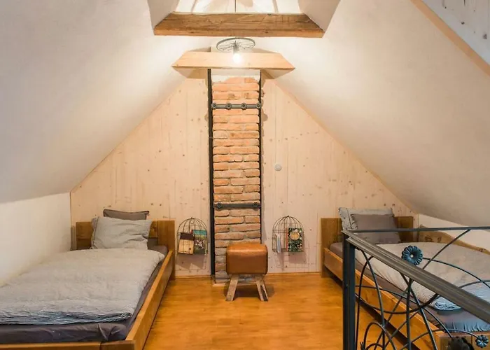 Nebo Nad Stiavnicou - Zelena Chalupa S Vyhladom